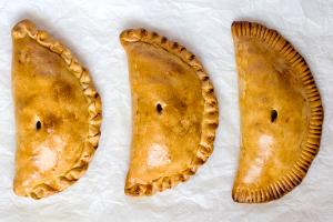 Kochrezept für kulinarische Cornish Pie-Lebensmittelprodukte Schritt-für-Schritt-Kochrezept
